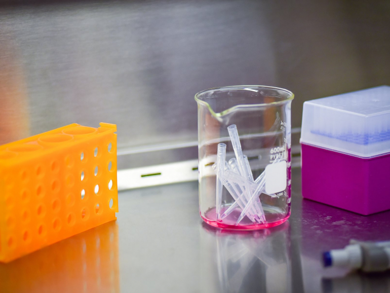 Plastic-article-1-image-1